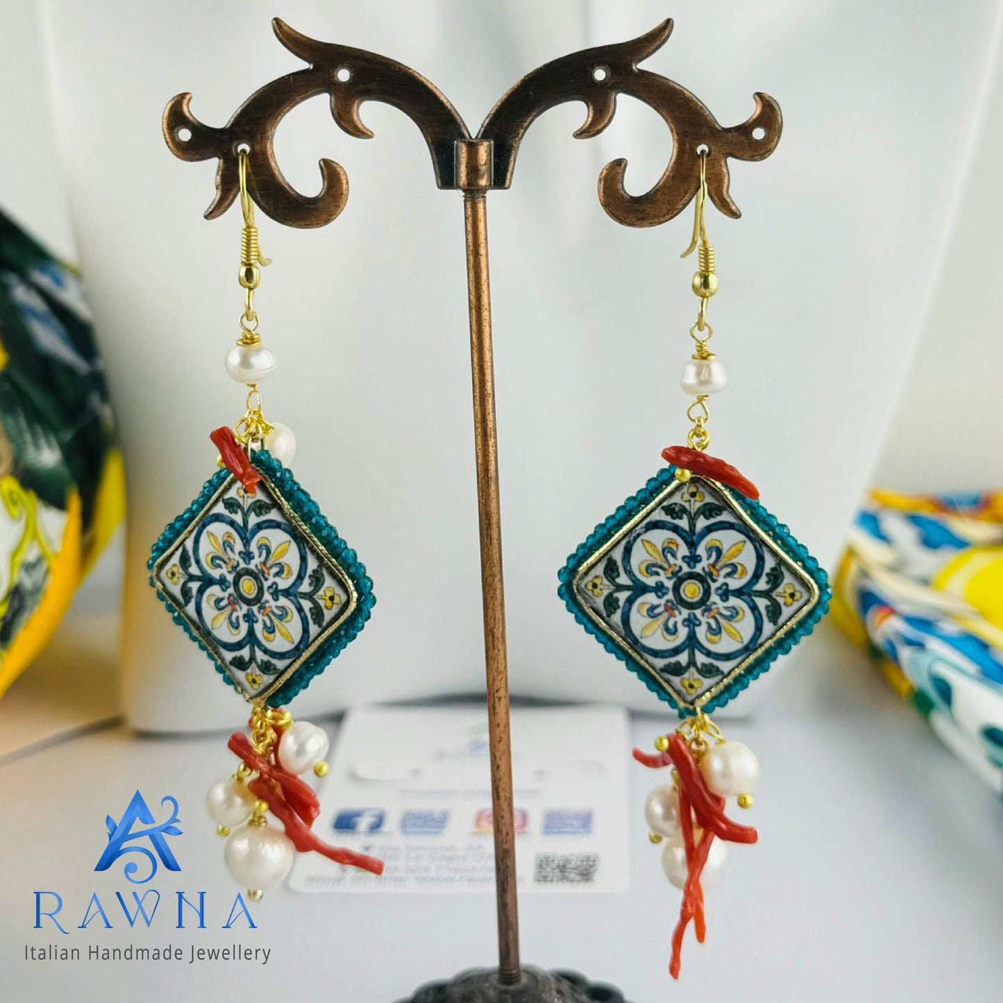 Orecchini in pietra lavica di Etna Maiolica siciliana-Rawna