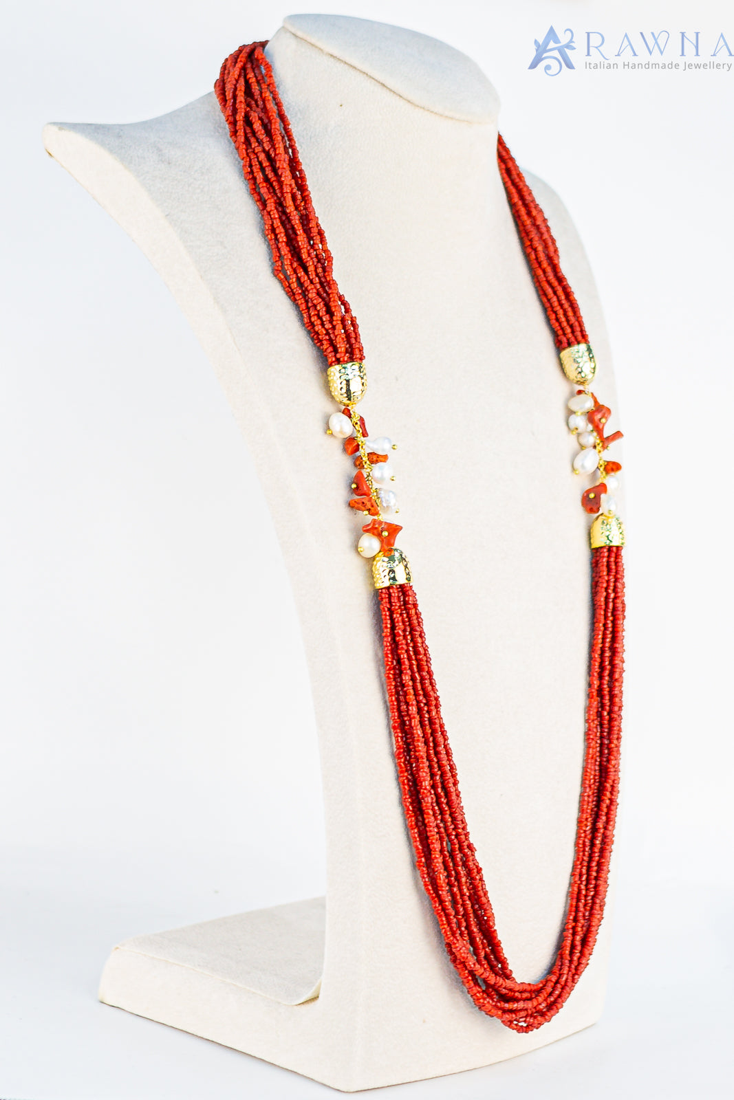 Collana lunga in ceramica simbolo pesce con le pietre agata verde