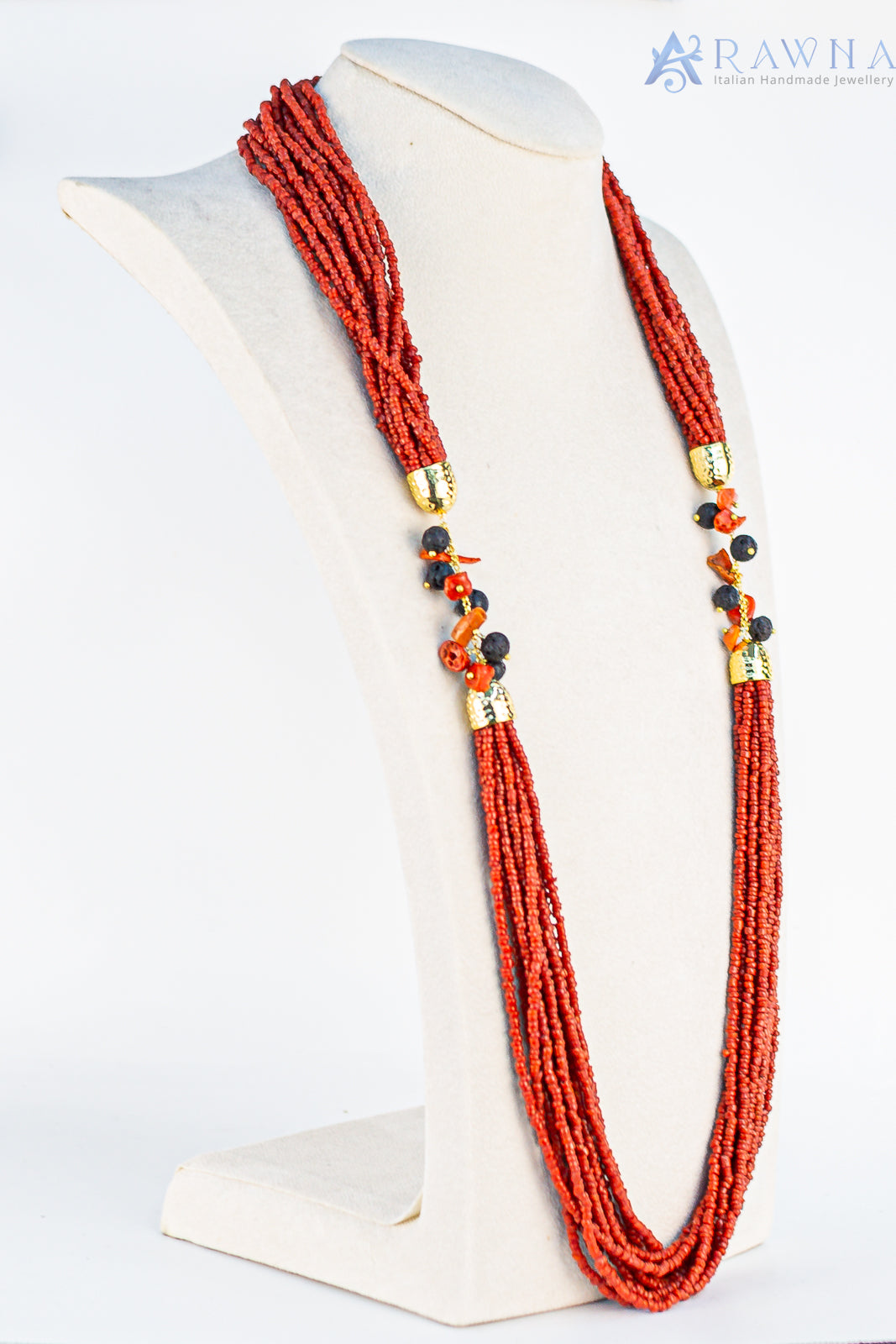 Collana lunga in ceramica simbolo pesce con le pietre agata verde