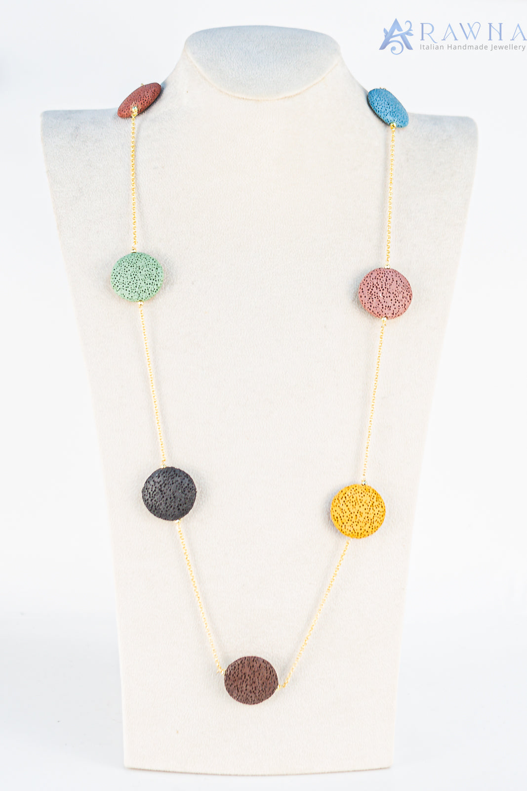 Collana lunga in ceramica simbolo pesce con le pietre agata verde