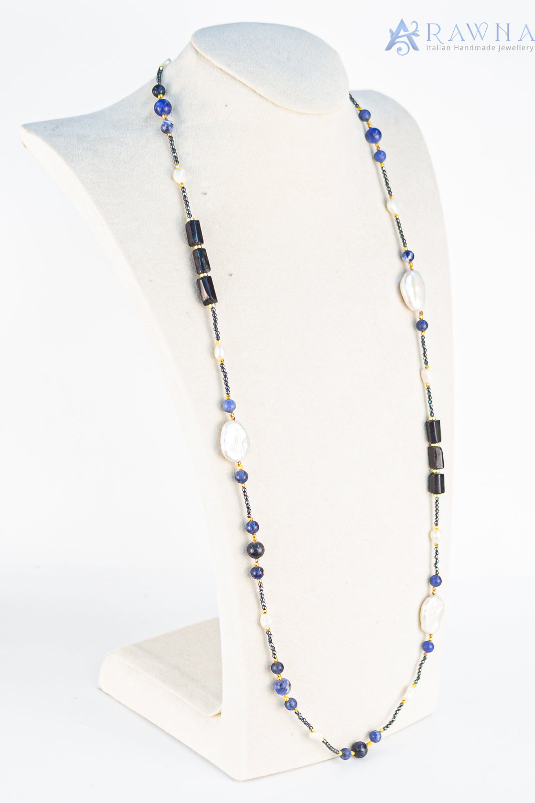 Collana lunga in ceramica simbolo pesce con le pietre agata verde