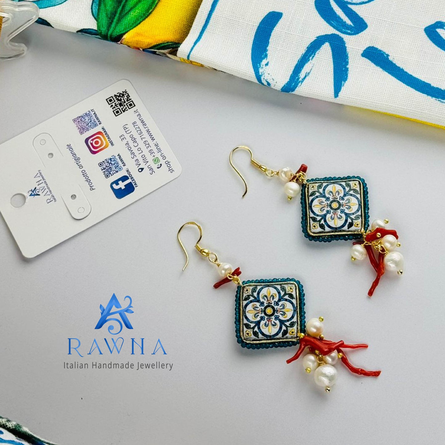Orecchini in pietra lavica di Etna Maiolica siciliana-Rawna