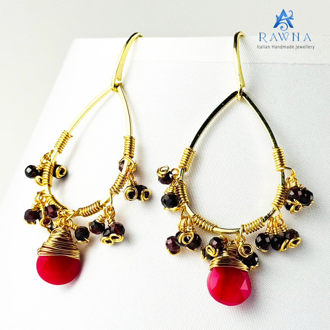 Orecchini Artigianali in Granato e Filo Dorato – Gioielli Handmade RAWNA