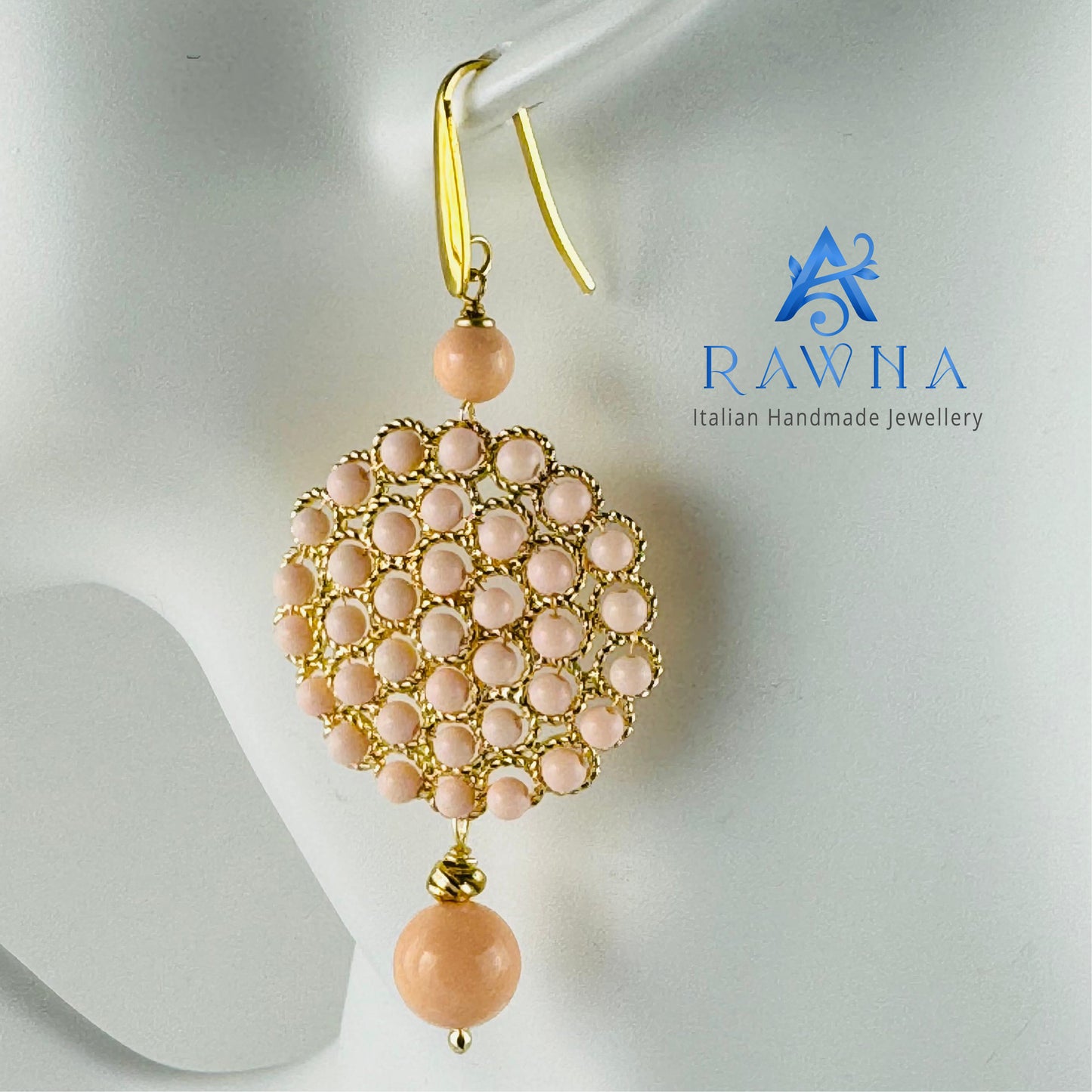 Orecchini Cerchio Tondo con Pasta di Corallo Rosa Intrecciata e Sfere Rosa – RAWNA