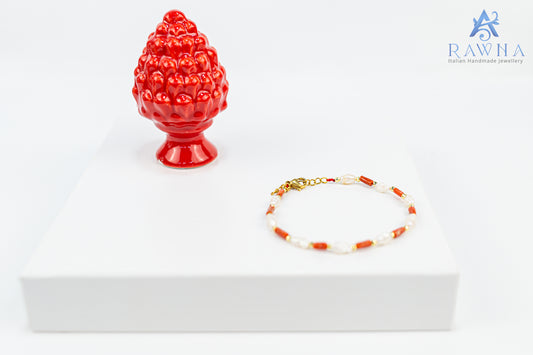 Bracciale artigianale RAWNA con corallo rosso naturale e perle