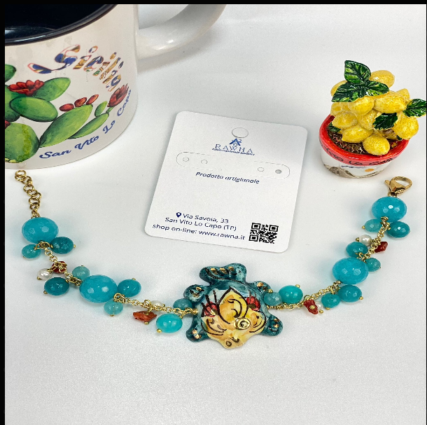 #rawna  #collanaartigianale  #MadeInItaly  #gioielliartigianali  #pietralavica  #handmadejewelry  #stileitaliano  #collanalunga  #eleganzanaturale  #fashionmadeinitaly  #artigianatoitaliano  #jewelrylover #artigianato #Sicilia #italianstyle #LuxuryJewelry #Eleganza #sicilia #gioielli #jewelrydesigner #Earrings #Jewellery #Bracelets #Engagement #Necklaces