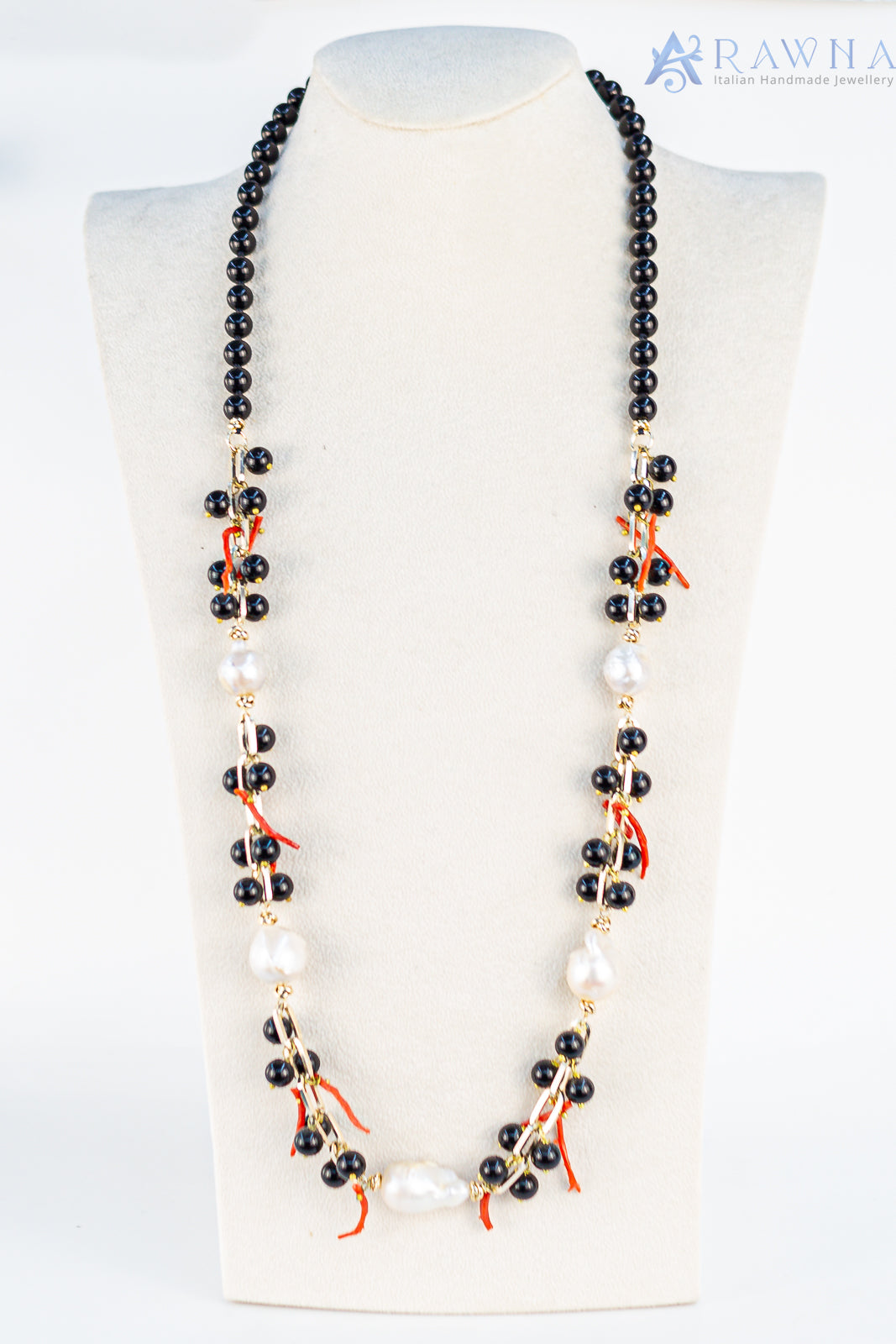 Collana RAWNA con onice nero naturale, perle naturali e corallo