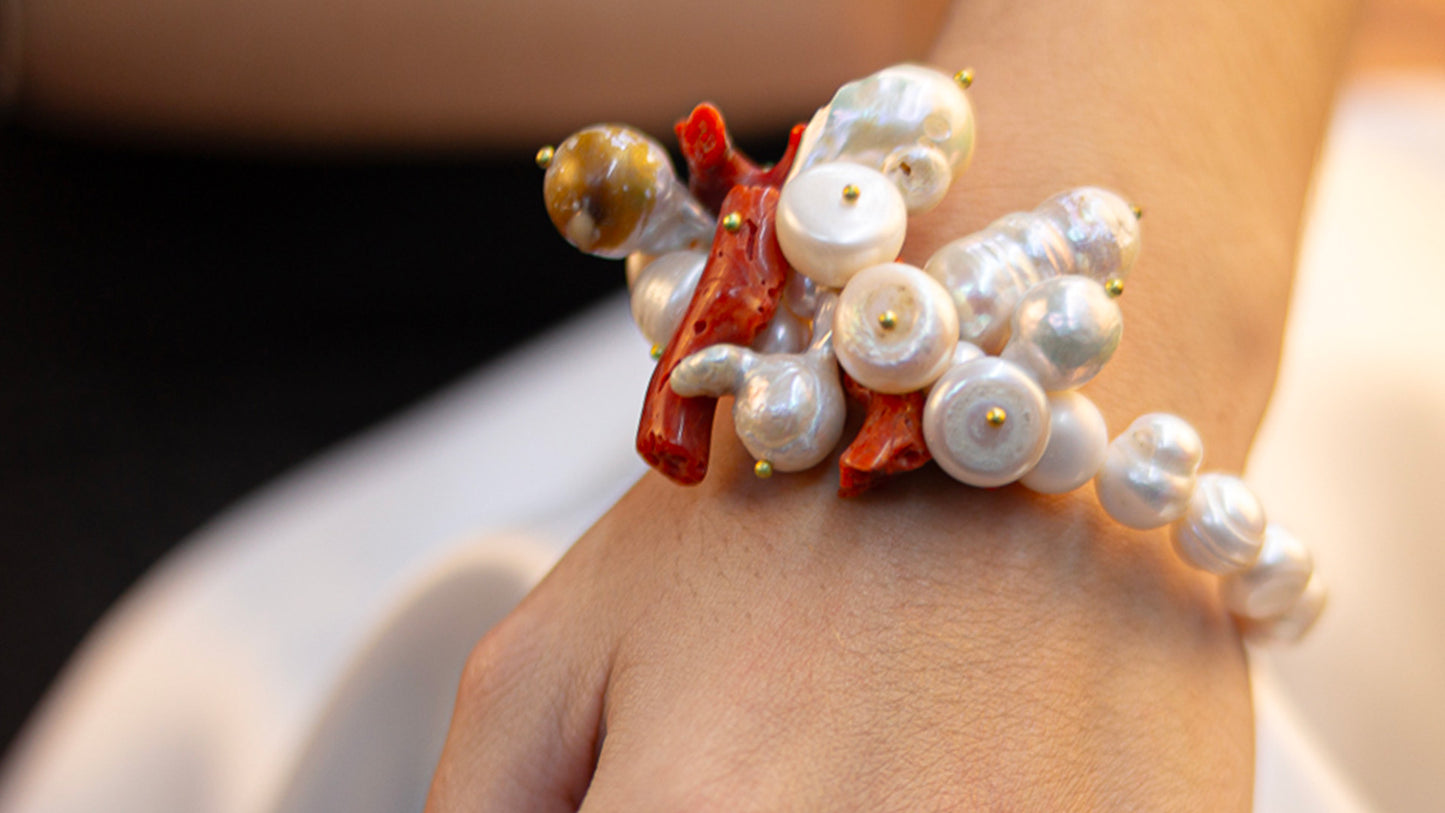 #rawna  #collanaartigianale  #MadeInItaly  #gioielliartigianali  #pietralavica  #handmadejewelry  #stileitaliano  #collanalunga  #eleganzanaturale  #fashionmadeinitaly  #artigianatoitaliano  #jewelrylover #artigianato #Sicilia #italianstyle #LuxuryJewelry #Eleganza #sicilia #gioielli #jewelrydesigner #Earrings #Jewellery #Bracelets #Engagement #Necklaces