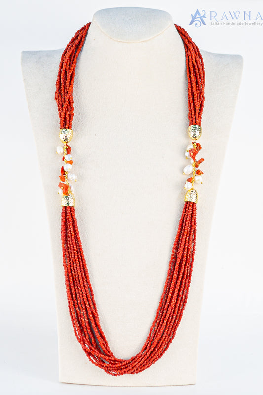 Collana lunga in ceramica simbolo pesce con le pietre agata verde