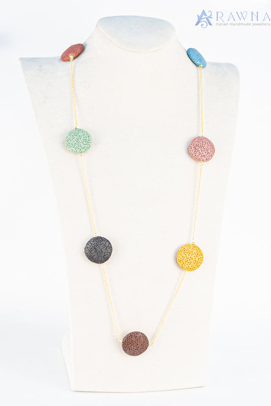 Collana lunga in ceramica simbolo pesce con le pietre agata verde